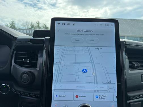 2025 Ford F-150 Lightning Platinum