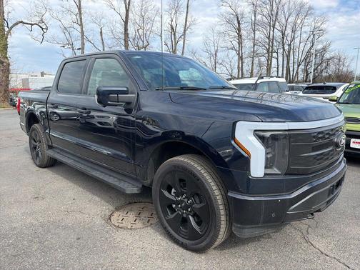 2025 Ford F-150 Lightning Platinum