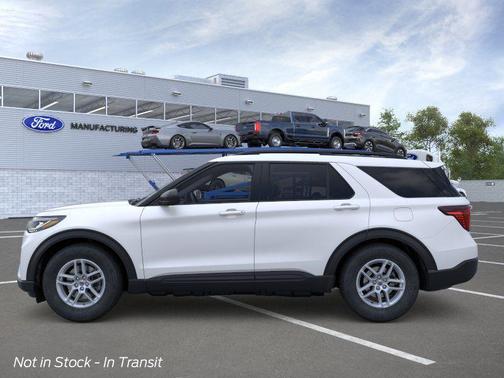 Star White Metallic Tri-Coat 2026 Ford Explorer Active