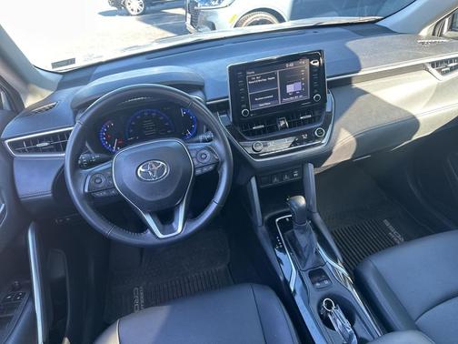 2022 Toyota Corolla Cross XLE