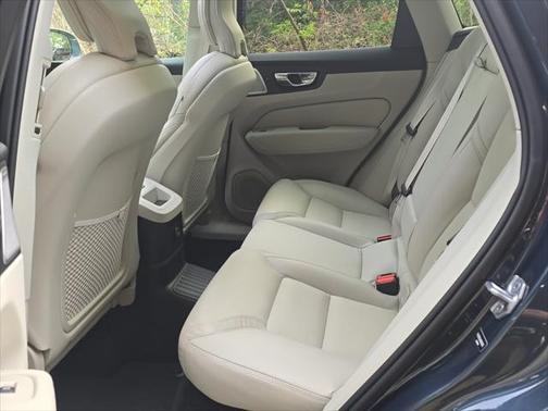 2022 Volvo XC60 Recharge Plug-In Hybrid T8 Inscription