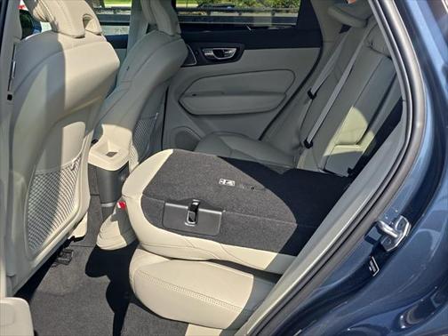 2022 Volvo XC60 Recharge Plug-In Hybrid T8 Inscription