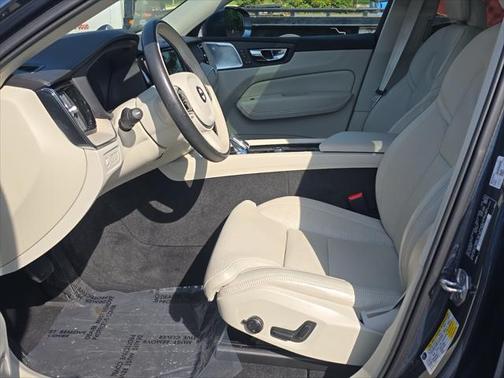 2022 Volvo XC60 Recharge Plug-In Hybrid T8 Inscription