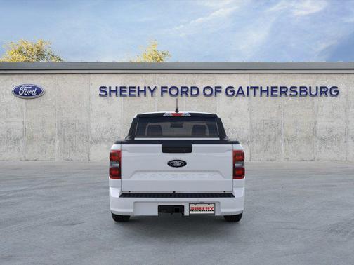 Oxford White 2025 Ford Maverick Lobo Standard
