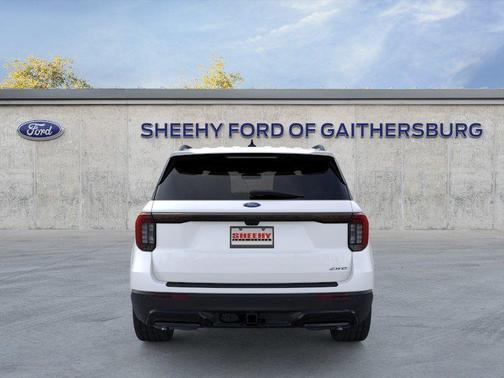 Star White Metallic Tri-Coat 2026 Ford Explorer ST-Line