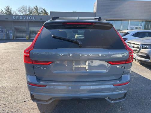 Thunder Grey Metallic 2024 Volvo XC60 B5 Ultimate Dark Theme