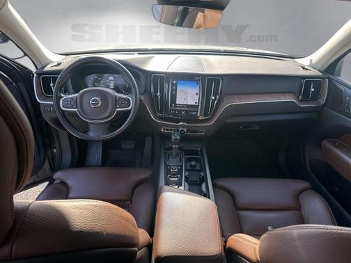 2019 Volvo XC60 T5 Momentum
