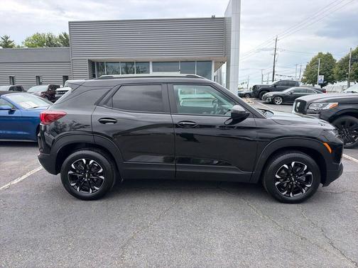 Mosaic Black Metallic 2023 Chevrolet Trailblazer LT