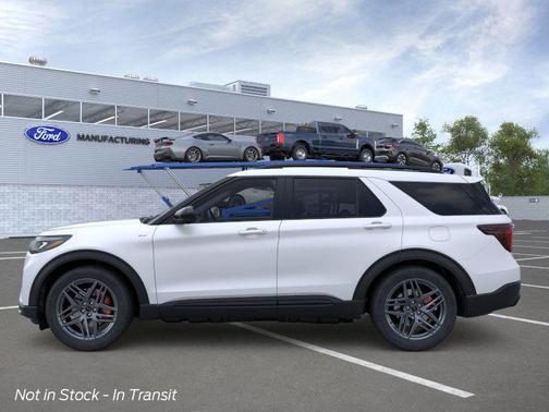 Star White Metallic Tri-Coat 2026 Ford Explorer ST-Line
