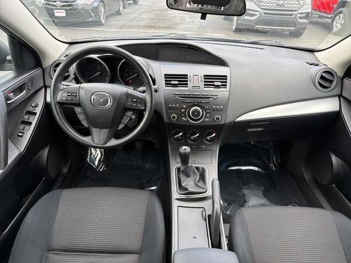 2013 Mazda Mazda3 i Sport