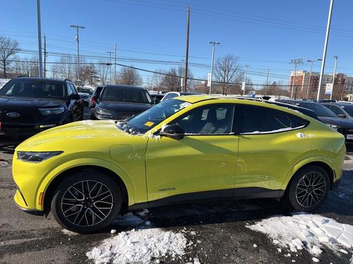 2025 Ford Mustang Mach-E Premium