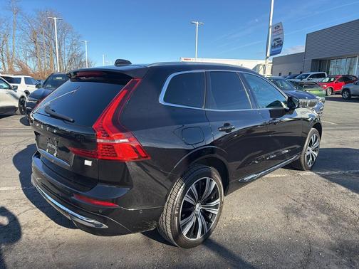 2022 Volvo XC60 Recharge Plug-In Hybrid T8 Inscription