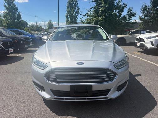 Ingot Silver 2014 Ford Fusion SE