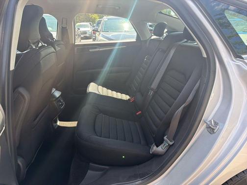 Ingot Silver 2014 Ford Fusion SE