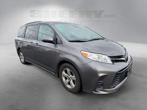 2018 Toyota Sienna LE