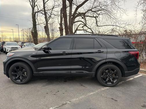 2023 Ford Explorer ST-Line