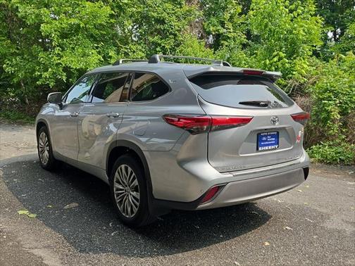 2022 Toyota Highlander Platinum