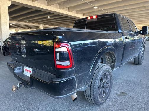 2022 RAM 2500 Laramie Crew Cab 4x4 6'4' Box