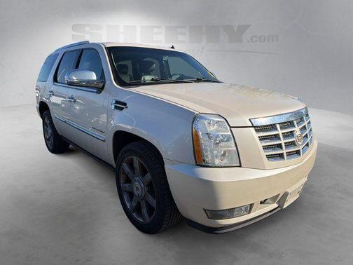 White Diamond Clearcoat 2013 Cadillac Escalade Luxury