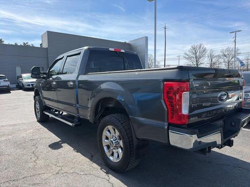 Magnetic 2018 Ford F-250 Lariat
