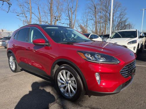 2022 Ford Escape Titanium