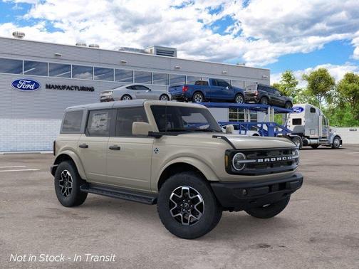 Desert Sand 2026 Ford Bronco Outer Banks