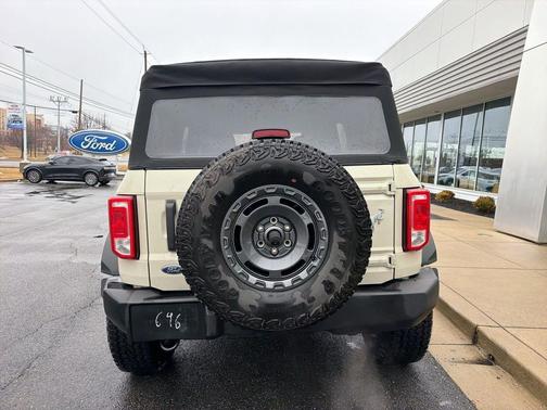 2025 Ford Bronco Base