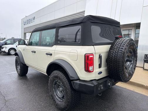 2025 Ford Bronco Base