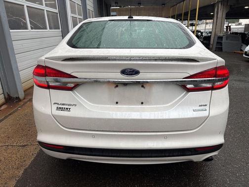 White Platinum 2018 Ford Fusion SE