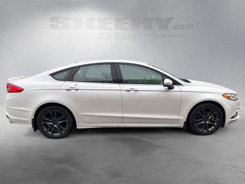 White Platinum 2018 Ford Fusion SE