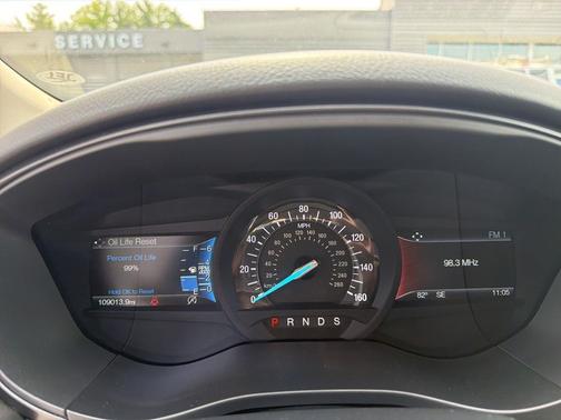 White Platinum 2018 Ford Fusion SE