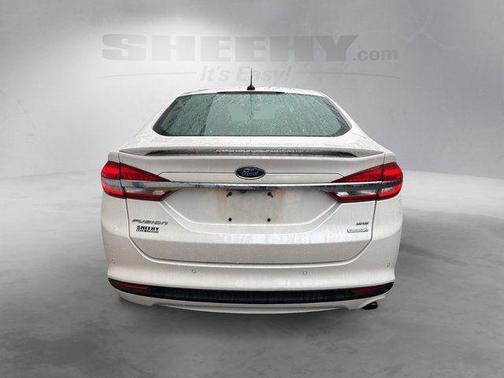 White Platinum 2018 Ford Fusion SE
