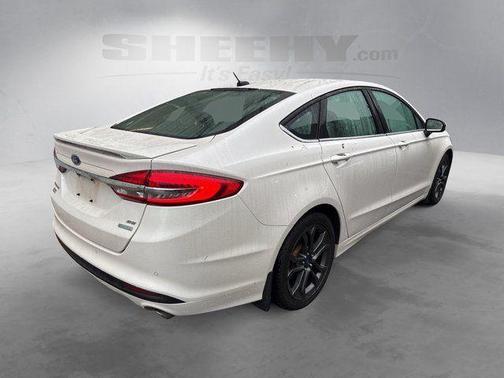 White Platinum 2018 Ford Fusion SE