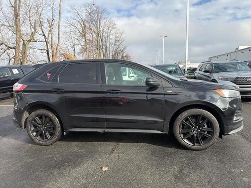 2022 Ford Edge ST Line