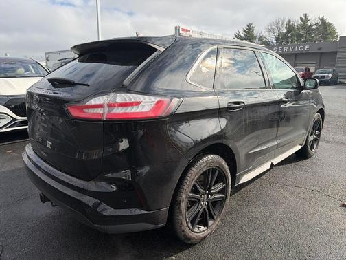 2022 Ford Edge ST Line
