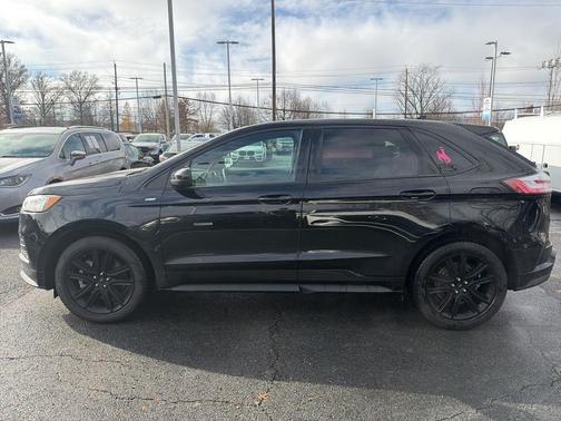 2022 Ford Edge ST Line