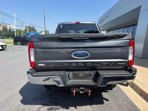 Magnetic Metallic 2017 Ford F-250 XLT