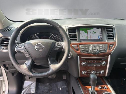Brilliant Silver 2018 Nissan Pathfinder Platinum