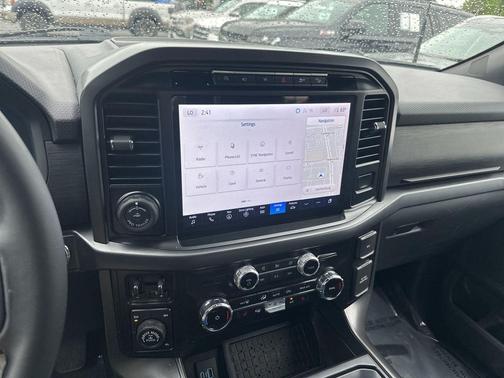 Agate Black Metallic 2024 Ford F-150 XLT
