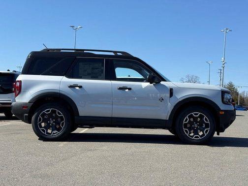 Space White Metallic 2026 Ford Bronco Sport Outer Banks