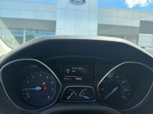 Race Red 2015 Ford Focus SE