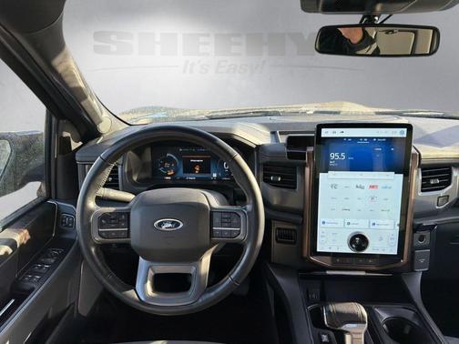 2022 Ford F-150 Lightning LARIAT