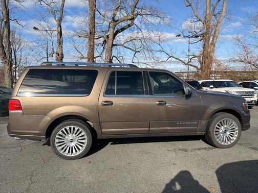 2016 Lincoln Navigator Select