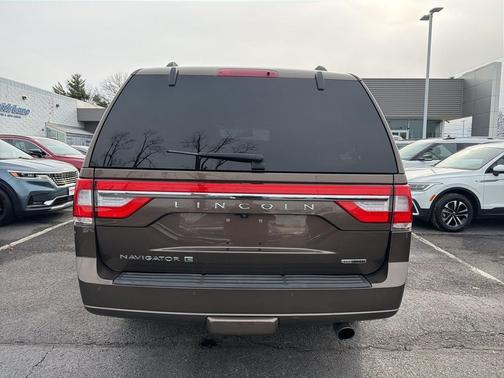 2016 Lincoln Navigator Select