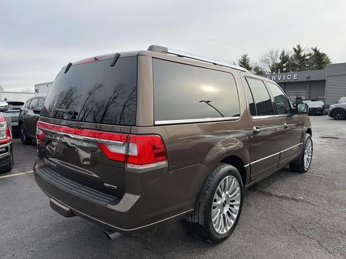 2016 Lincoln Navigator Select