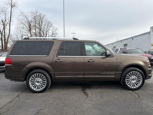 2016 Lincoln Navigator Select