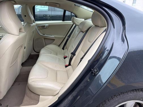 2013 Volvo S60 T5 Premier Plus