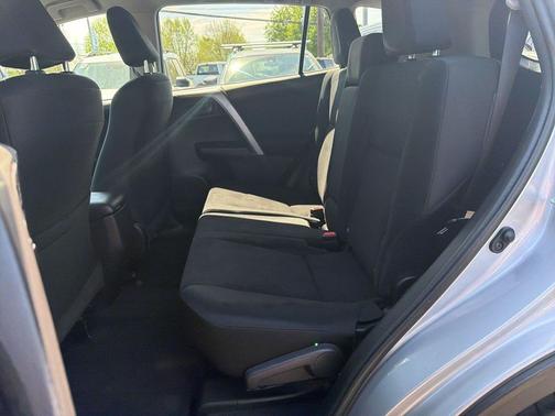 Silver Sky Metallic 2016 Toyota RAV4 LE