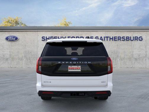 Star White Metallic Tri-Coat 2026 Ford Expedition Max Active 4x4