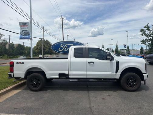 Oxford White 2024 Ford F-250 XL